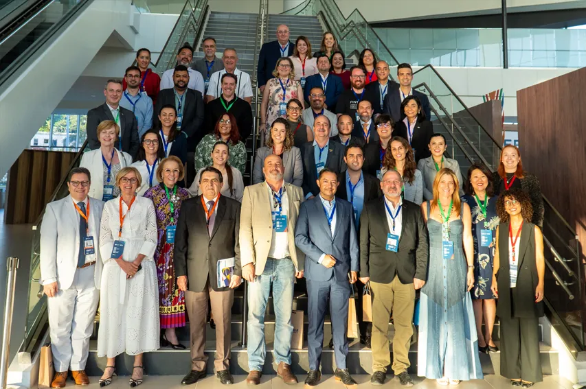 FIEC, por meio do SENAI Ceará, fortalece cooperação internacional no Fórum Econômico da América Latina e Caribe, no Panamá